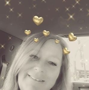 Meet your Posher, Debbie